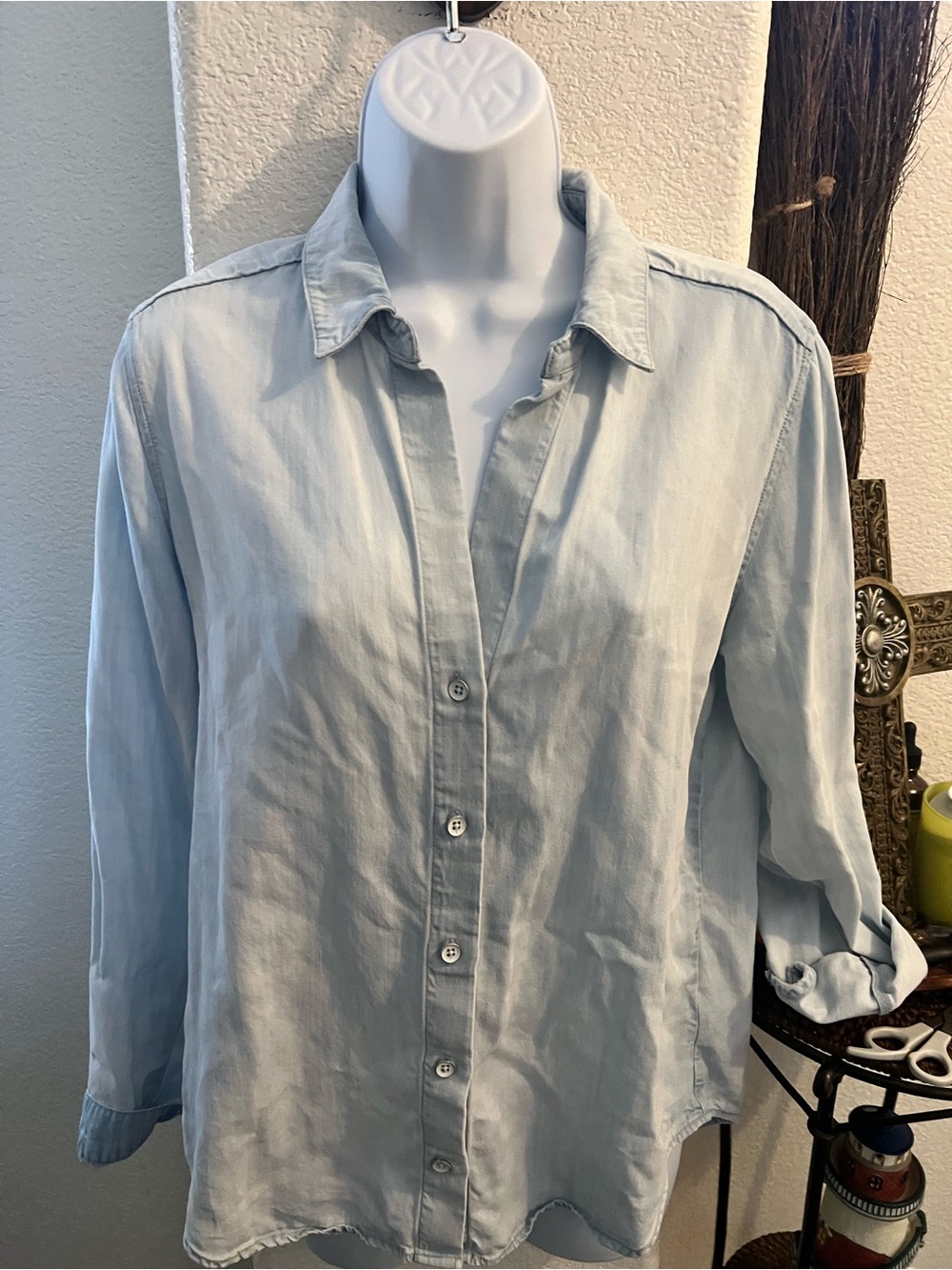 Anthropologie Cloth & Stone Light Blue Button-Up Shirt